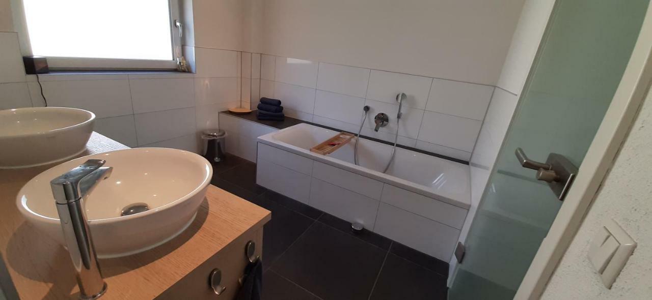 Menge Apartment *